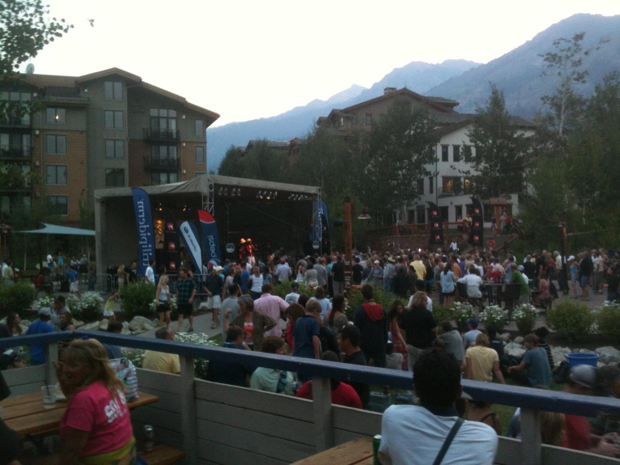 The Hostel Teton Village Bagian luar foto