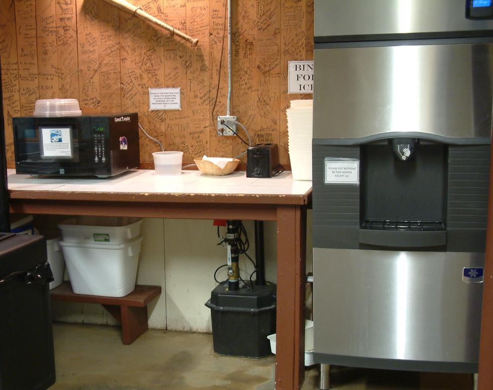 The Hostel Teton Village Bagian luar foto